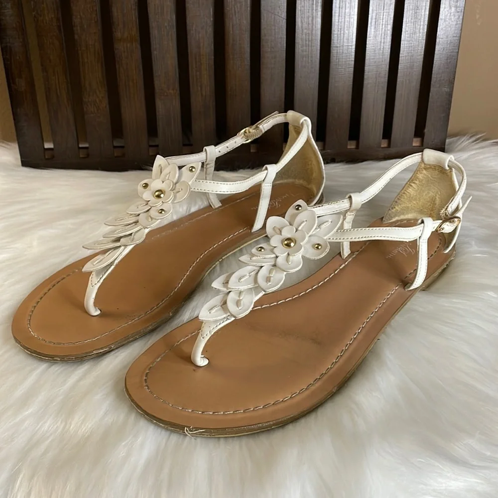 Women’s flower Thong sandals 9 1/2
